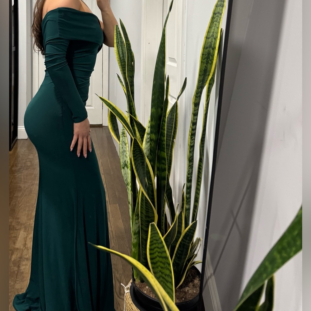 Elegant Strapless Off-Shoulder Green Evening Dress